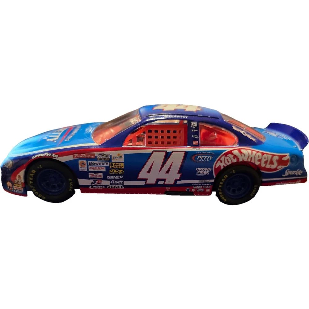 Team Caliber Buckshot Jones #44 Petty Four Generations Hot Wheels 1:24
